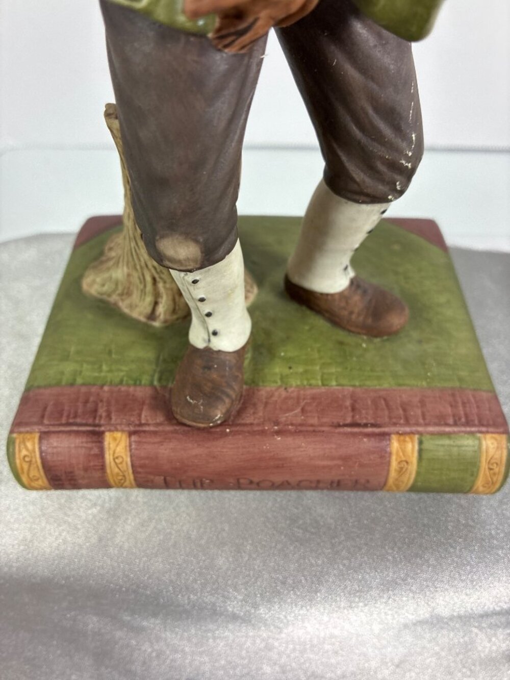 Vintage Aynsley The Poacher Figurine - Picture 8 of 11